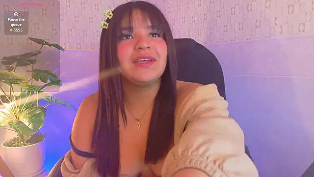 Miia aurora online show from 12.19.25