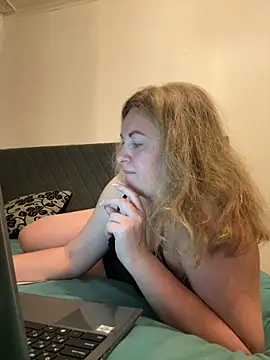 Amelia-Diamond online show from 11.30.25