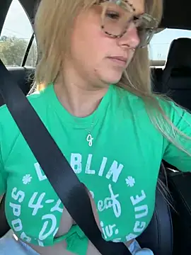 jvixen92 online show from 03.17.26