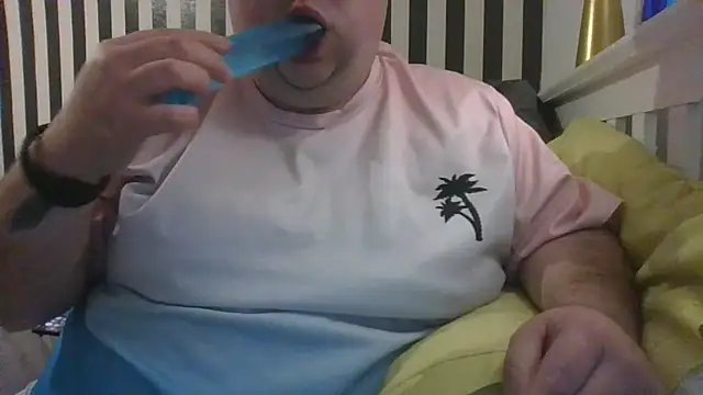 Tommybottoms online show from 10.18.25