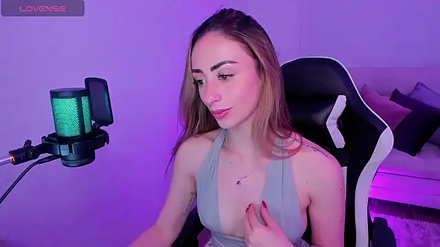 Anthonelaa 444 online show from 10.24.25