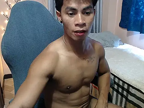 Snapshot of MorenoJake chatting on 10.19.25 MorenoJake online show from 10.19.25