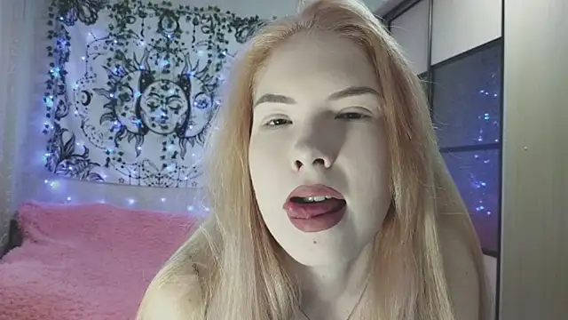 VETT KITTY online show from 11.22.25