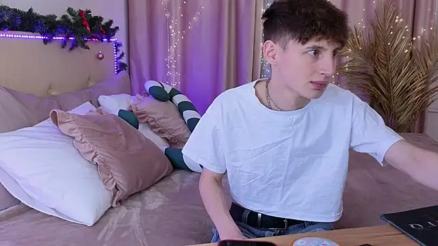 crisp1n online show from 12.15.25