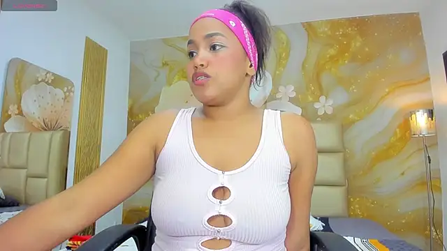 NahomiWalker  online show from 12.15.25