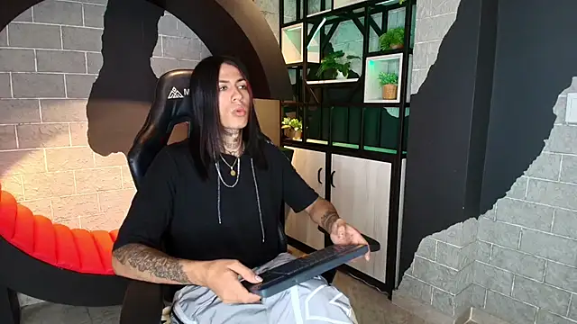 ArohomLester online show from 11.02.25