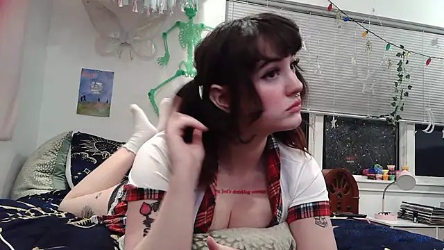 Trickylucy555 online show from 02.11.26