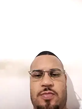 Snapshot of Jonathanbarreto chatting on 04.15.26 Jonathanbarreto online show from 04.15.26