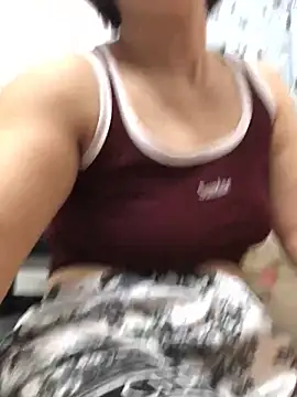 Snapshot of HinayLa chatting on 02.07.26 HinayLa online show from 02.07.26