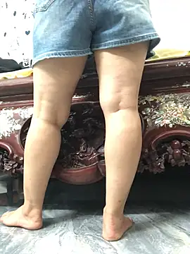 Snapshot of HinayLa chatting on 04.08.26 HinayLa online show from 04.08.26