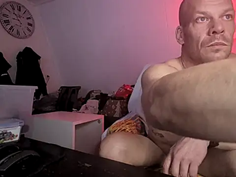 Kinky Play1 online show from 01.18.26