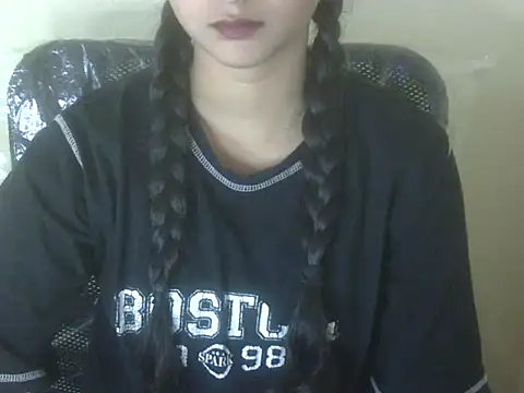 Snapshot of shimz_ chatting on 11.13.25 shimz online show from 11.13.25