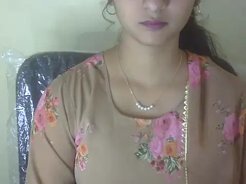 Snapshot of shimz_ chatting on 11.14.25 shimz online show from 11.14.25