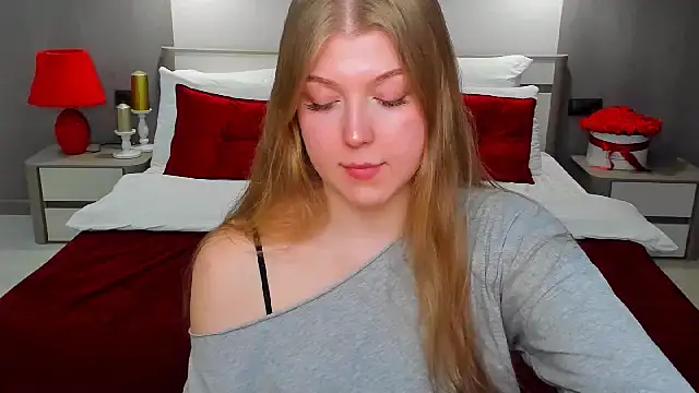 Snapshot of Stella_Light chatting on 04.17.26 Stella Light online show from 04.17.26