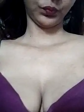 Snapshot of Aaliya_BigBoobs_1 chatting on 05.22.26 Aaliya BigBoobs 1 online show from 05.22.26