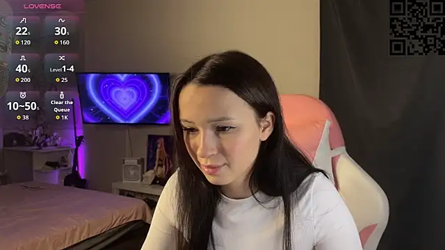 ella simons online show from 11.10.25