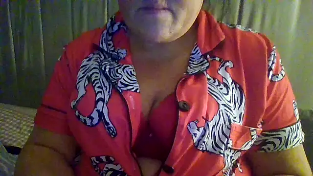 Busty-Phoenix42 online show from 10.19.25
