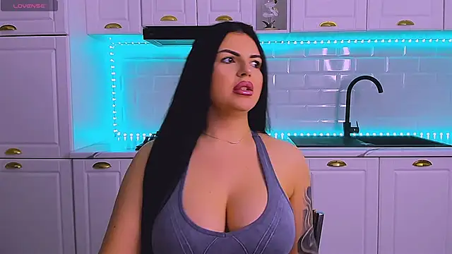 RheaLynn online show from 03.16.26