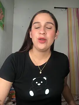 Snapshot of Zoey_sweet01 chatting on 10.22.25 Zoey sweet01 online show from 10.22.25