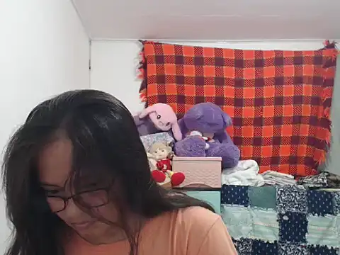 Snapshot of Kinkybela2025 chatting on 10.28.25 Kinkybela2025 online show from 10.28.25