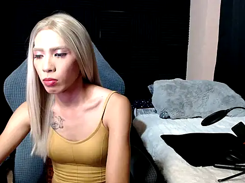 Snapshot of VictoriaAsianMistress chatting on 04.06.26 VictoriaAsianMistress online show from 04.06.26