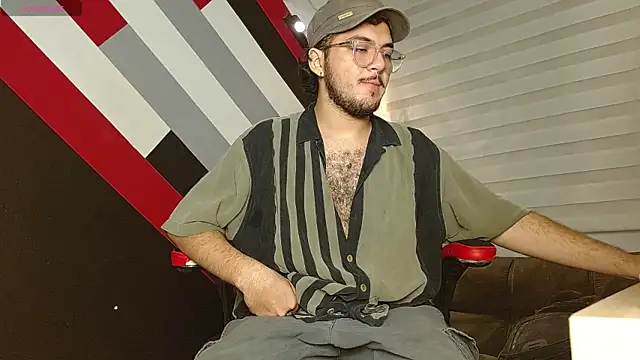 Snapshot of Zac_Golden chatting on 07.18.26 Zac Golden online show from 07.18.26