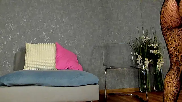 KarinaSparks online show from 11.29.25