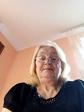 AmyLove353 online show from 11.17.25