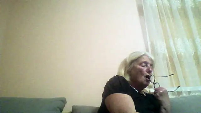 Snapshot of AmyLove353 chatting on 06.17.26 AmyLove353 online show from 06.17.26