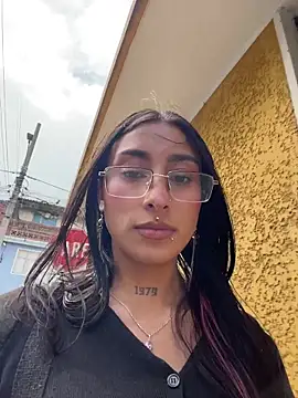 Violeet-Smith online show from 12.04.25