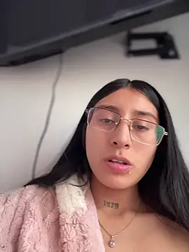 Violeet-Smith online show from 04.15.26