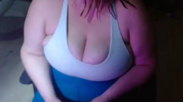 Snapshot of stacybanks chatting on 04.30.26 stacybanks online show from 04.30.26