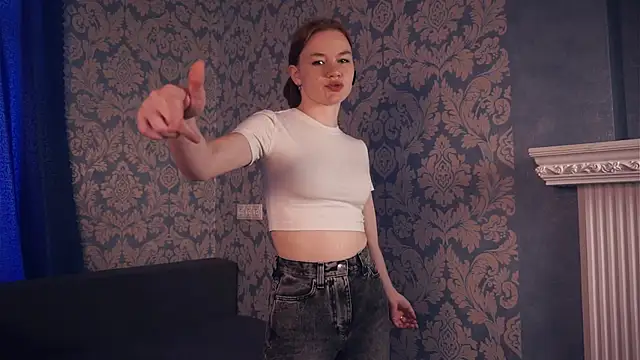 KarlynGow online show from 11.03.25