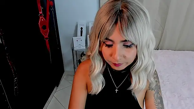 Emilyvalk  online show from 02.25.26