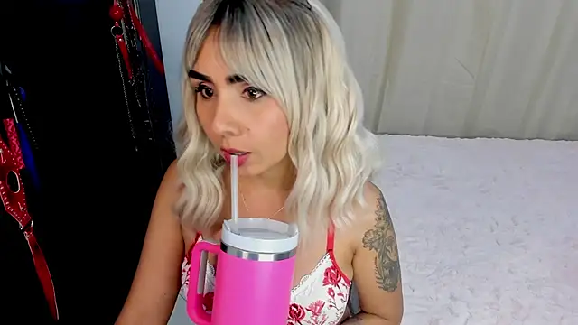 Emilyvalk  online show from 03.07.26