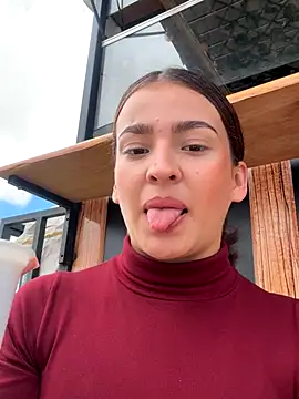 Talia Bonet online show from 10.26.25