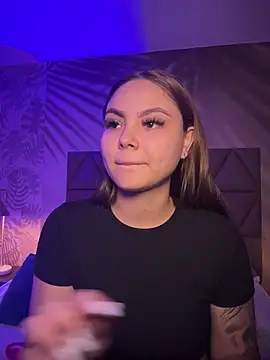 Beella1  online show from 11.20.25