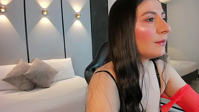Snapshot of mia_collins96 chatting on 04.19.26 mia collins96 online show from 04.19.26