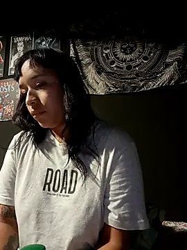 Isis Bathory online show from 11.13.25