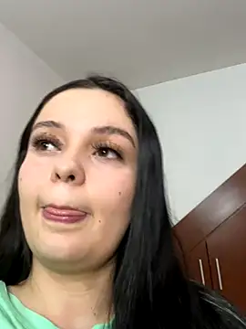 Selena Roa online show from 11.04.25