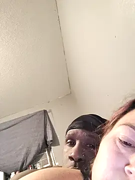 Snapshot of mrspowercouple93 chatting on 10.21.25 mrspowercouple93 online show from 10.21.25