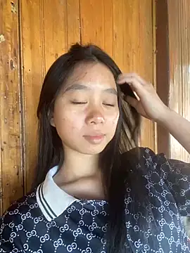 Snapshot of -Miaa- chatting on 10.29.25 -Miaa- online show from 10.29.25