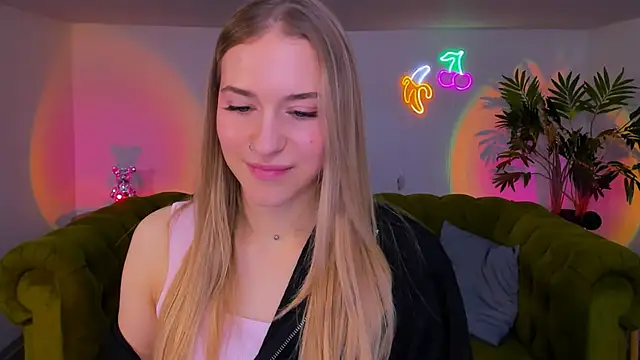 sassy cutie online show from 11.24.25