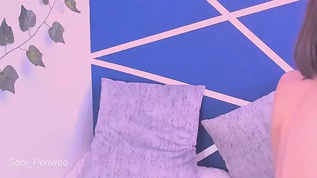 Snapshot of soni_ponwoo chatting on 11.21.25 soni ponwoo online show from 11.21.25