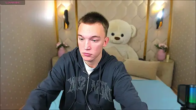 Derek Banville online show from 10.30.25