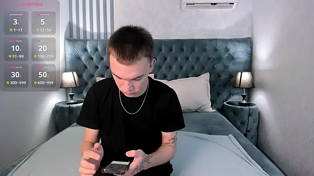 Derek Banville online show from 11.08.25