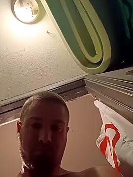 Snapshot of DadDDick925 chatting on 10.27.25 DadDDick925 online show from 10.27.25