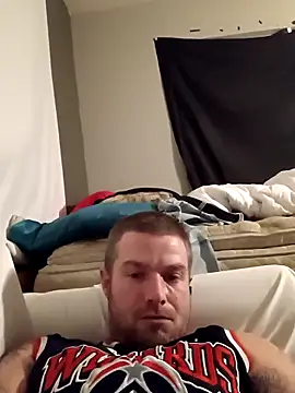 Snapshot of DadDDick925 chatting on 11.08.25 DadDDick925 online show from 11.08.25