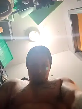 Snapshot of DadDDick925 chatting on 12.14.25 DadDDick925 online show from 12.14.25