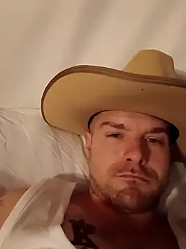 Snapshot of DadDDick925 chatting on 12.20.25 DadDDick925 online show from 12.20.25